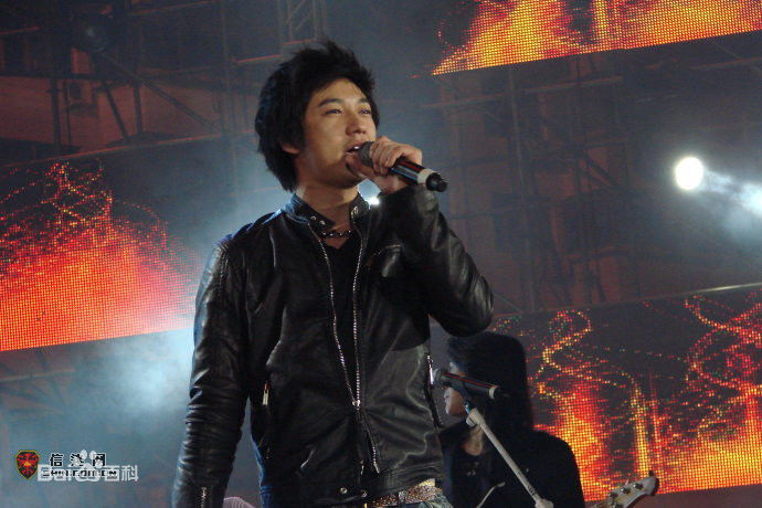 信乐团(Shin)2010年星耀临沂演唱会壁纸壁纸