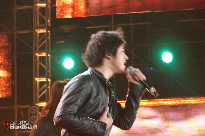 信乐团(Shin)2010年星耀临沂演唱会壁纸壁纸