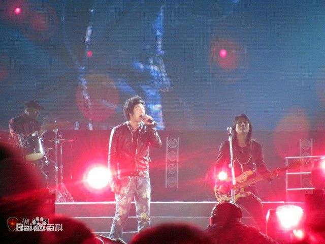 信乐团(Shin)2010年星耀临沂演唱会壁纸壁纸