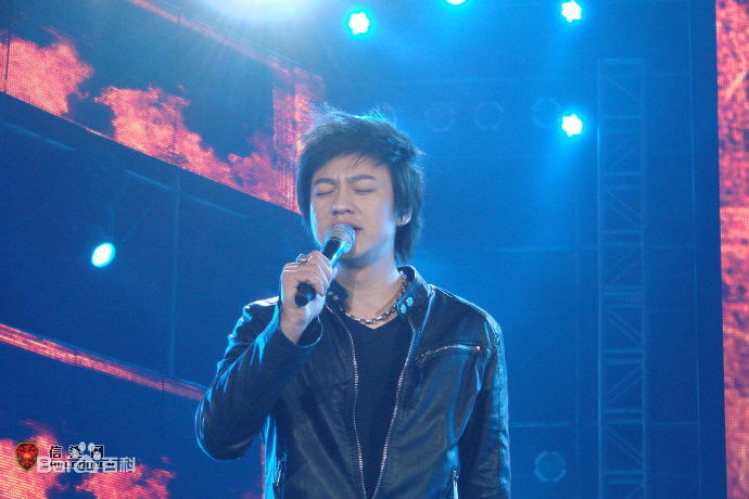 信乐团(Shin)2010年星耀临沂演唱会壁纸壁纸