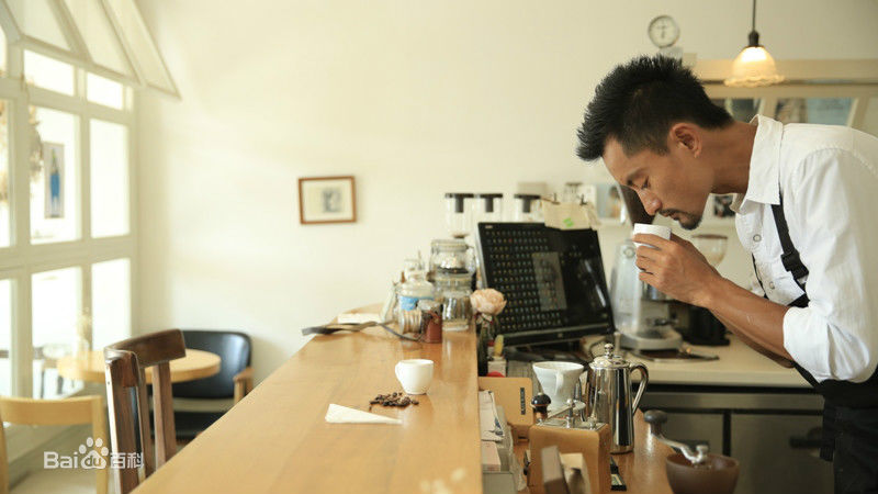 高华阳最新杂志拍摄-生活中的“胡生”壁纸