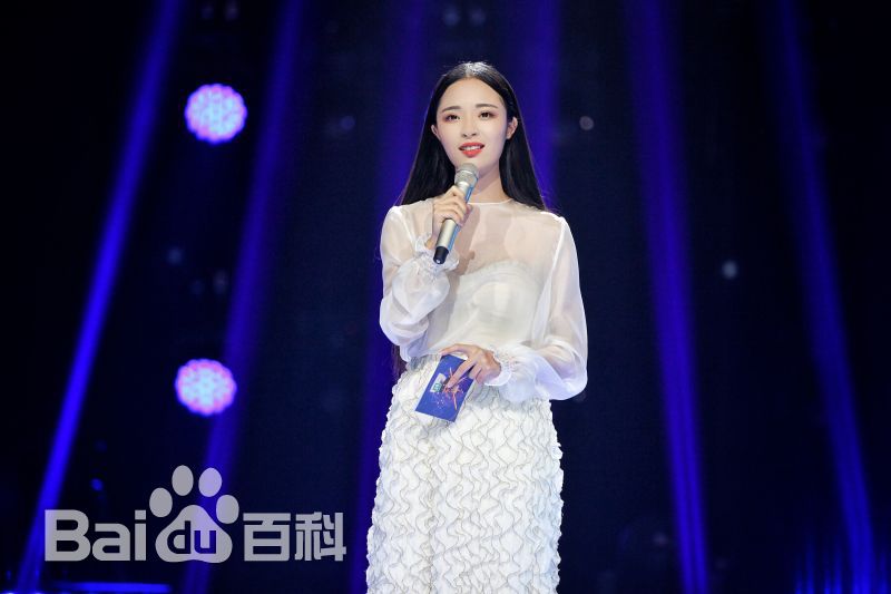 李莎旻子主持经历壁纸壁纸