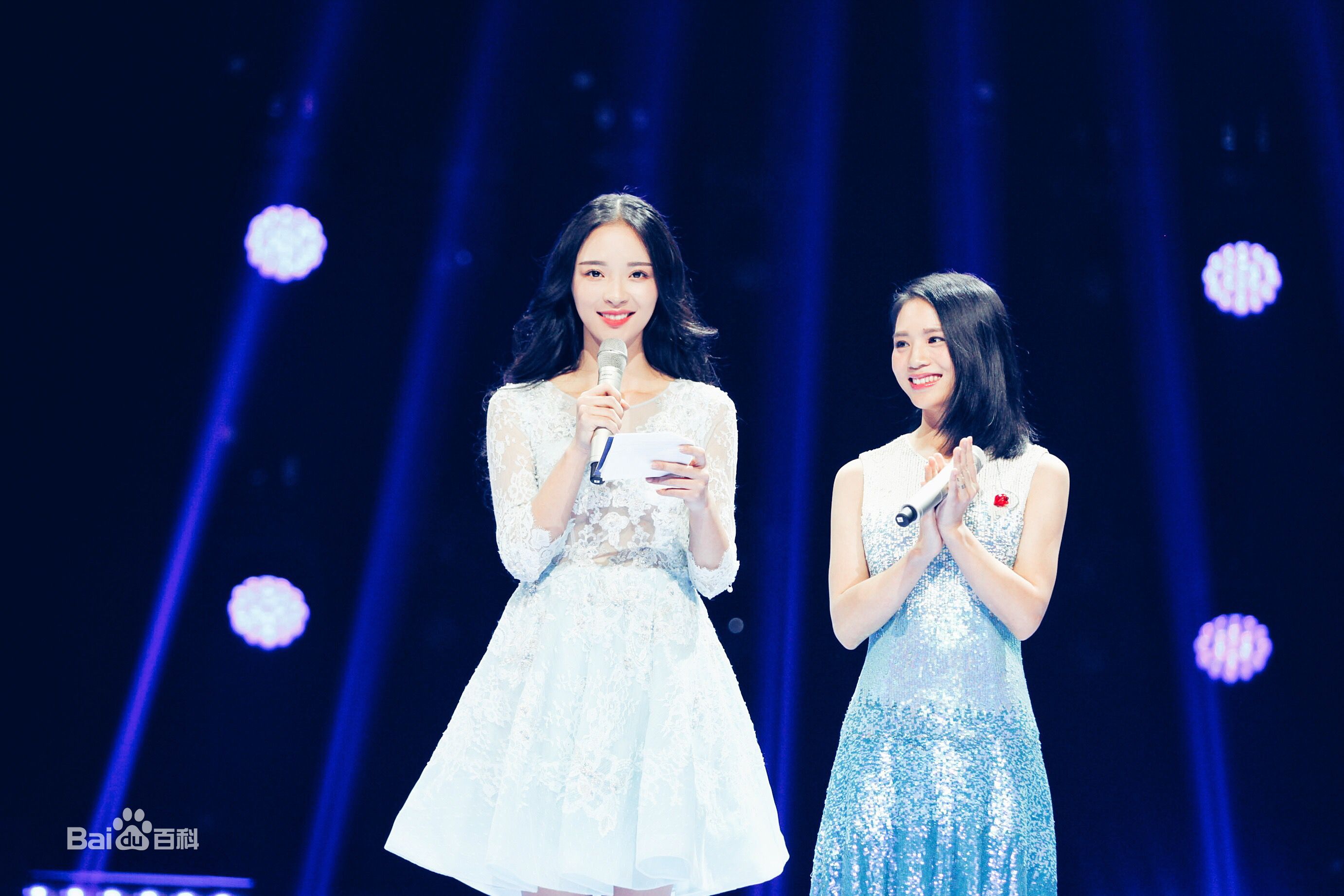 李莎旻子主持经历壁纸壁纸