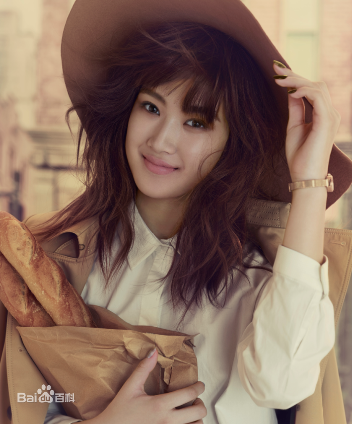 文佳煐( ，Moon Ga Young)Ceci前后照片