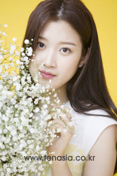 文佳煐( ，Moon Ga Young)文佳音新闻采访图生活照相册