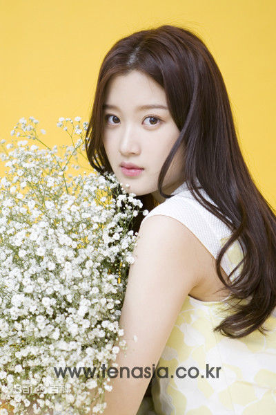 文佳煐( ，Moon Ga Young)文佳音新闻采访图生活照相册