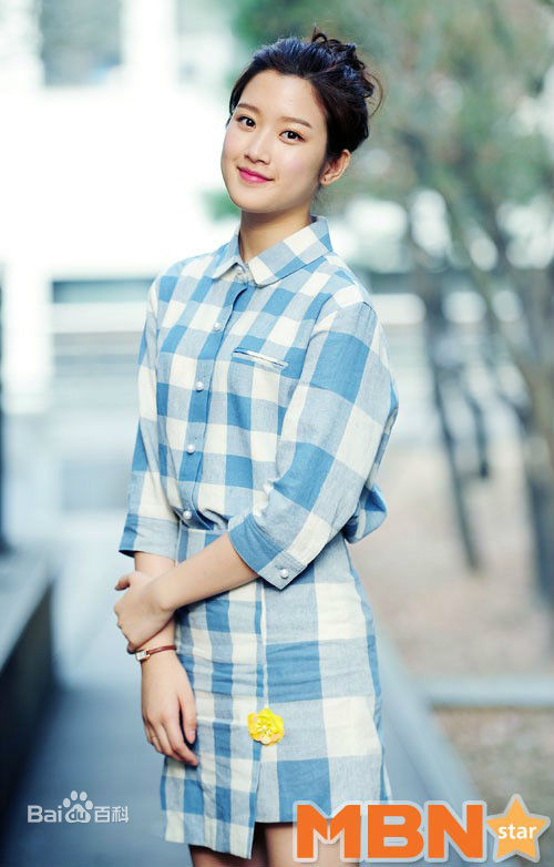 文佳煐( ，Moon Ga Young)前后照片