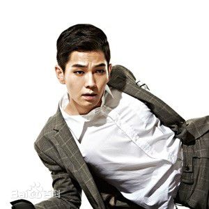 温朱万(，On Ju Wan)生活照