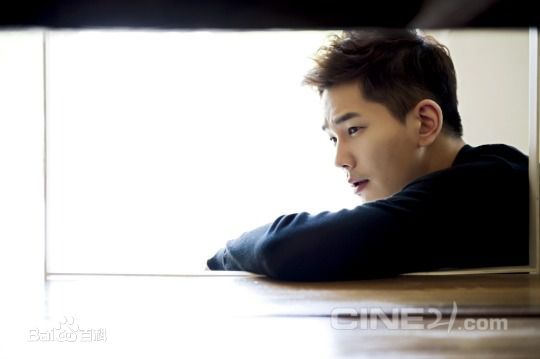 温朱万(，On Ju Wan)生活照