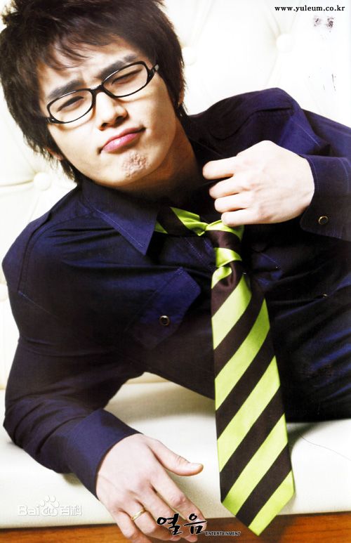 温朱万(，On Ju Wan)生活照