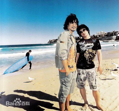 申河均(，Shin Ha-kyun，シン ハギュン)经历图册前后照片