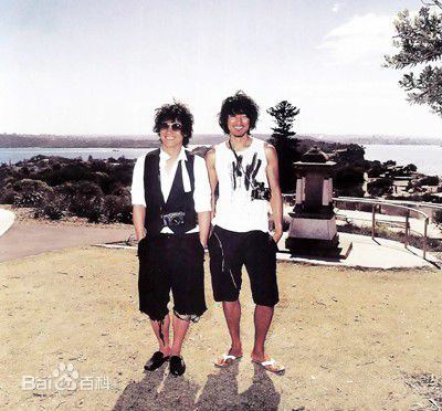 申河均(，Shin Ha-kyun，シン ハギュン)经历图册前后照片