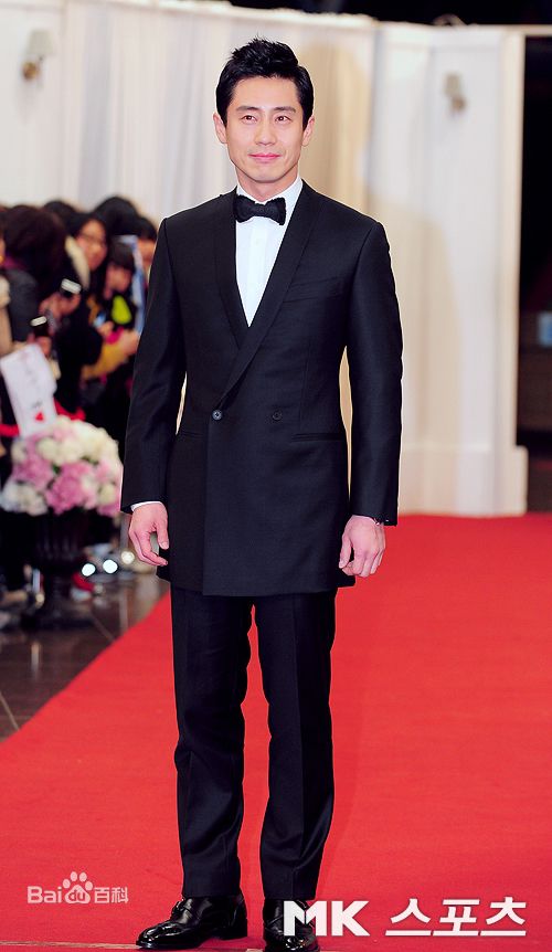 申河均(，Shin Ha-kyun，シン ハギュン)获奖情况图册前后照片