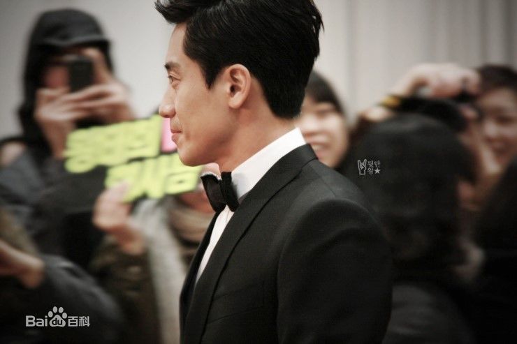 申河均(，Shin Ha-kyun，シン ハギュン)获奖情况图册前后照片