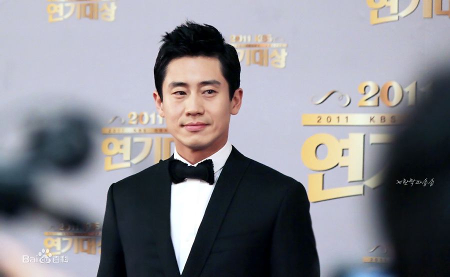 申河均(，Shin Ha-kyun，シン ハギュン)获奖情况图册前后照片