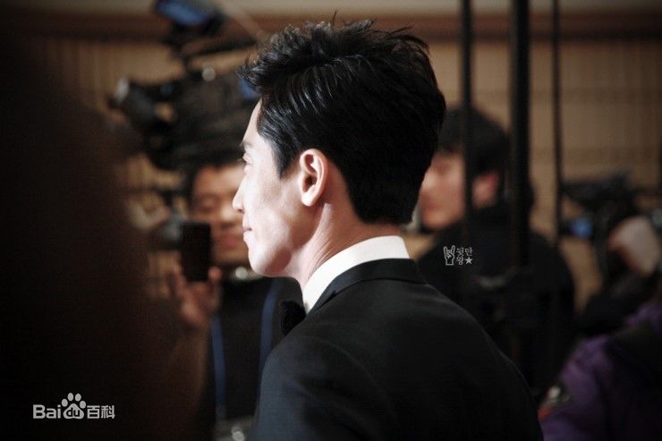 申河均(，Shin Ha-kyun，シン ハギュン)获奖情况图册前后照片