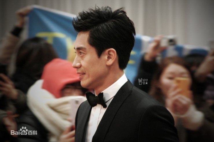 申河均(，Shin Ha-kyun，シン ハギュン)获奖情况图册前后照片