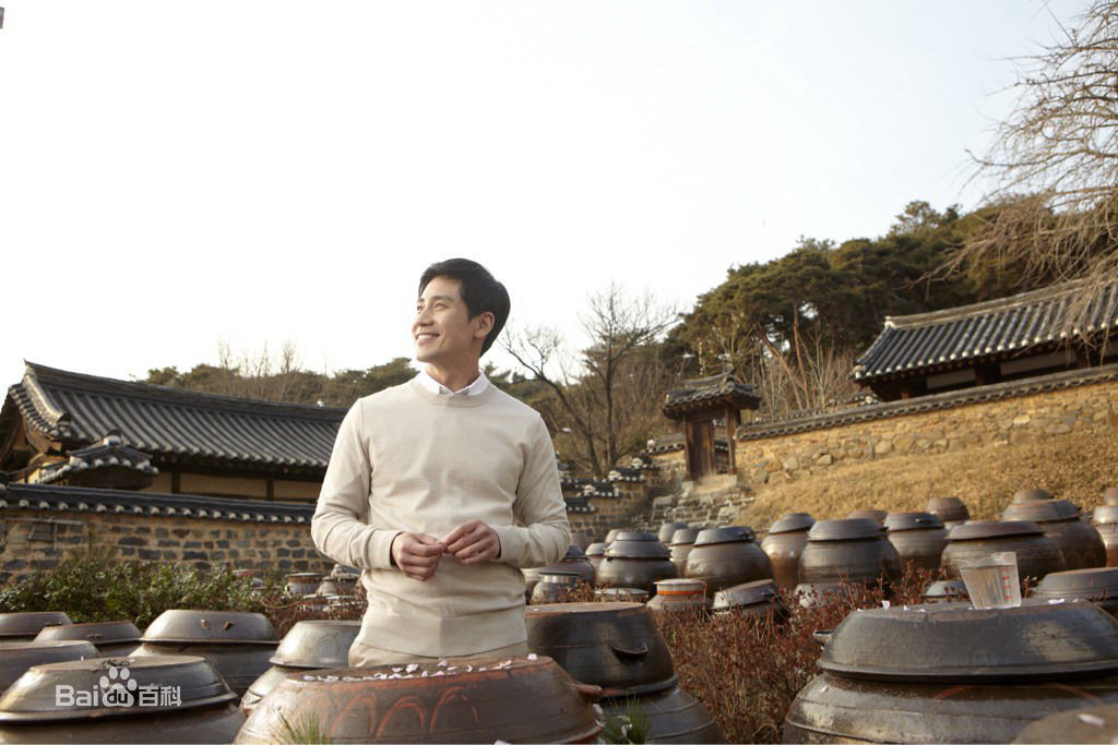 申河均(，Shin Ha-kyun，シン ハギュン)广告相册性感图片图集