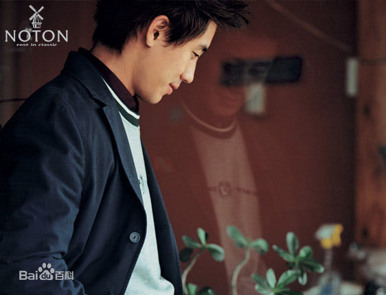 申河均(，Shin Ha-kyun，シン ハギュン)广告相册性感图片图集