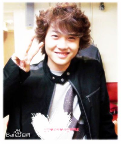 李成真()最新人物图集