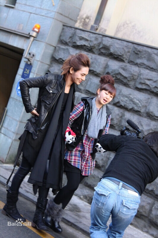 翁航融(Henry)工作照片素颜照相册