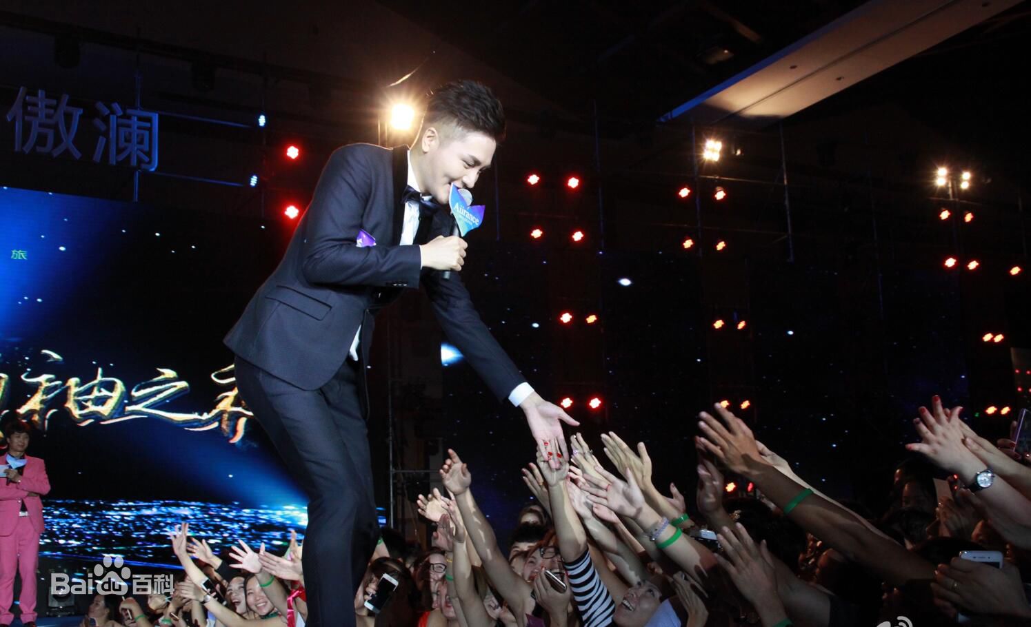 翁航融(Henry)工作照片素颜照相册