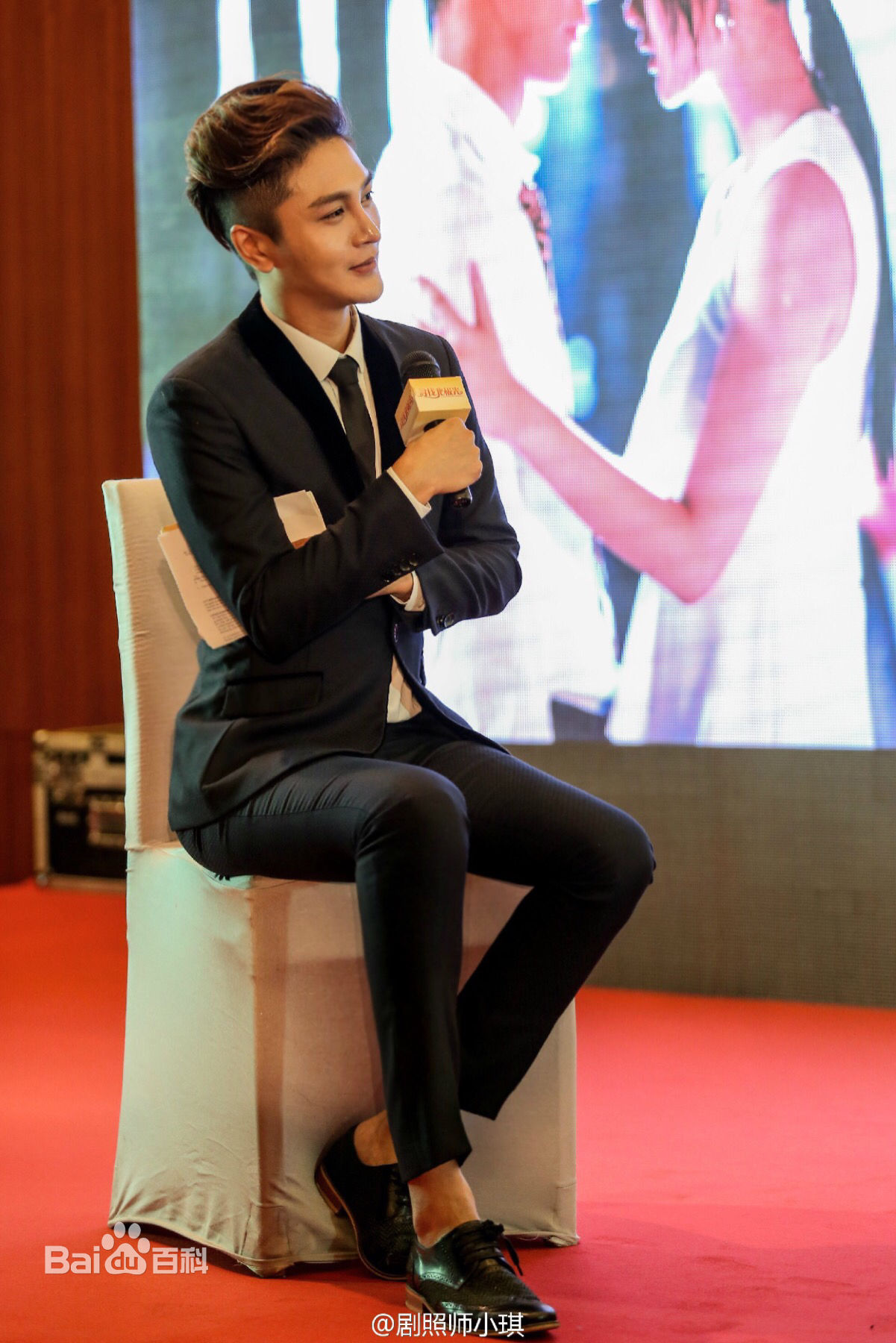 翁航融(Henry)工作照片素颜照相册