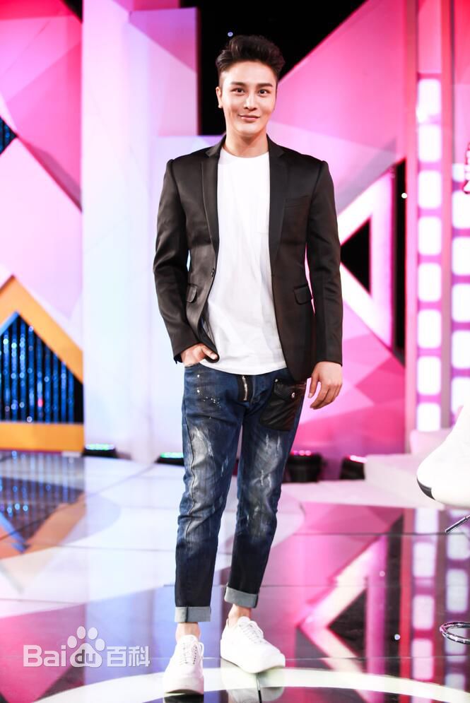 翁航融(Henry)工作照2图册