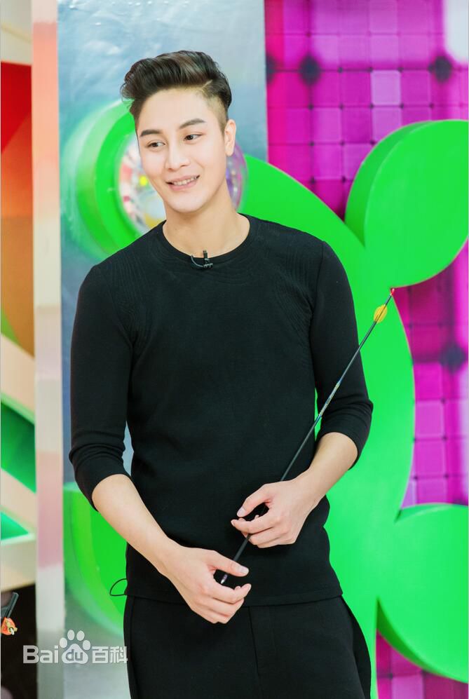 翁航融(Henry)工作照2图册