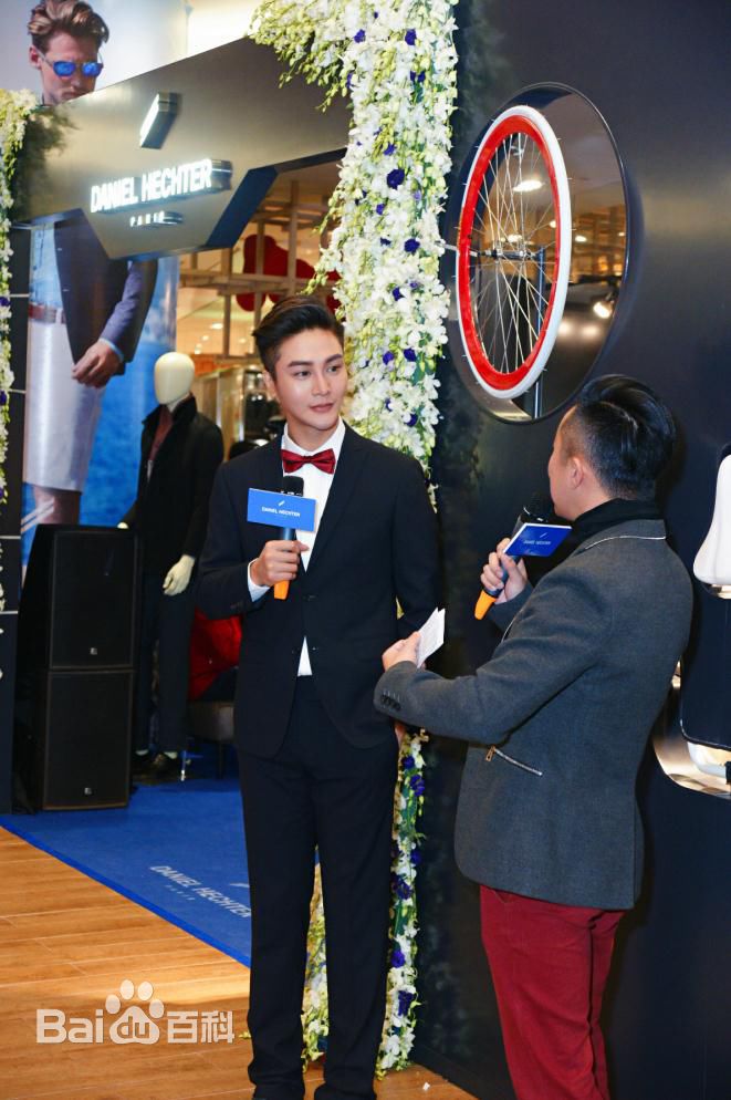 翁航融(Henry)工作照2图册