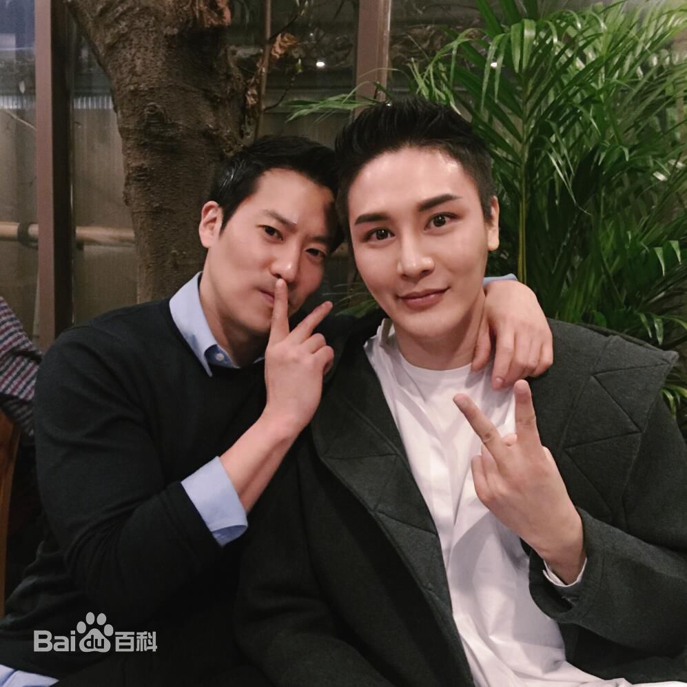 翁航融(Henry)工作照2图册