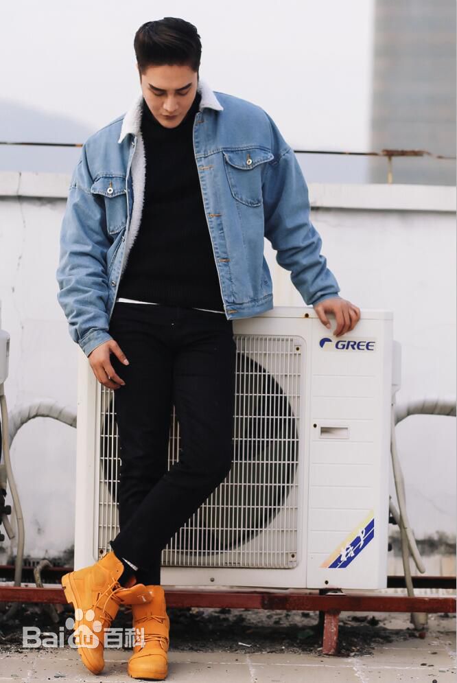 翁航融(Henry)工作照2图册