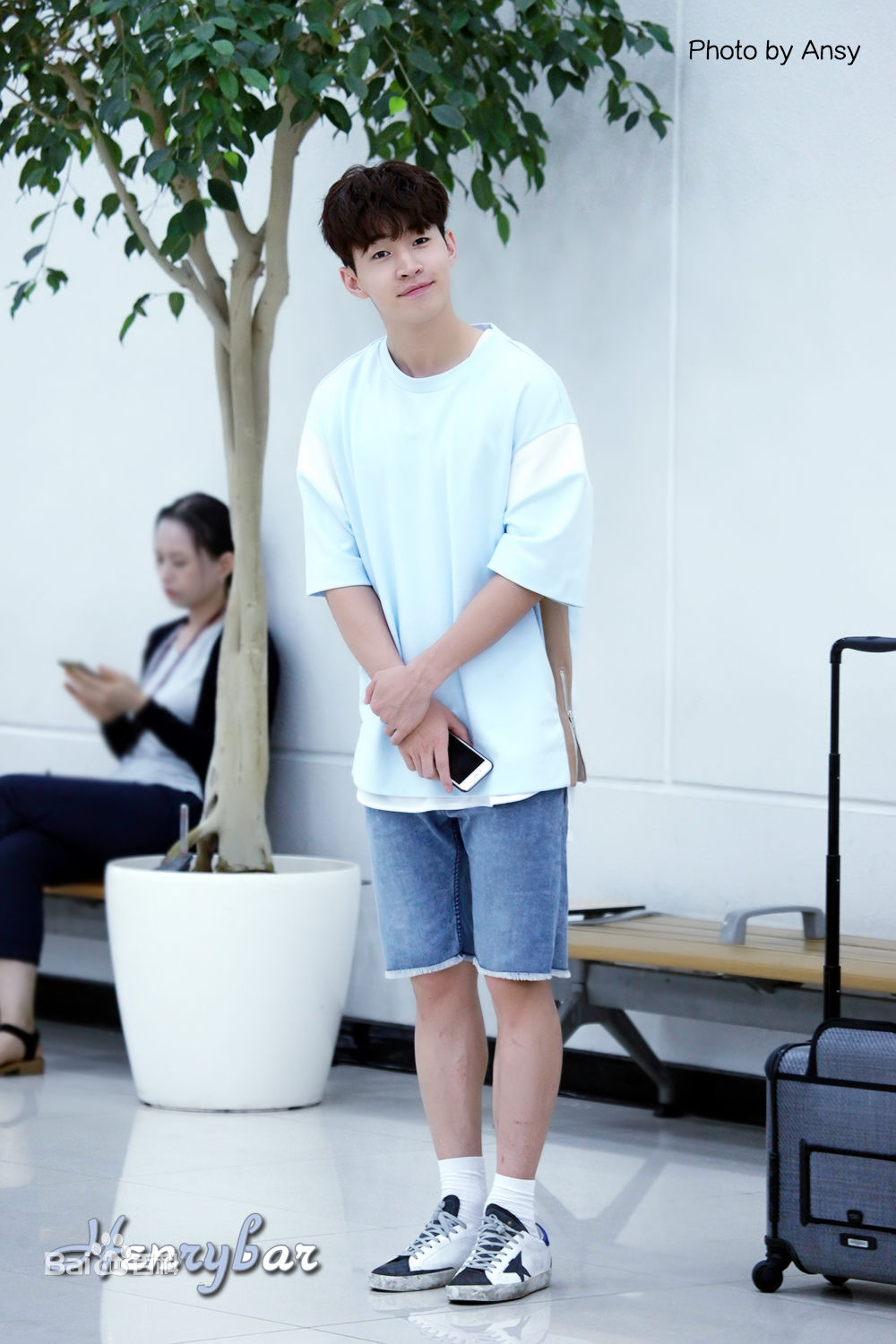 刘宪华(Henry Lau、)机场图壁纸壁纸