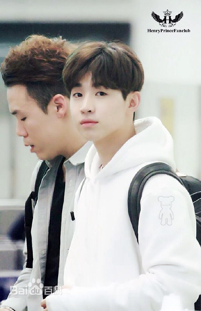 刘宪华(Henry Lau、)机场图壁纸壁纸