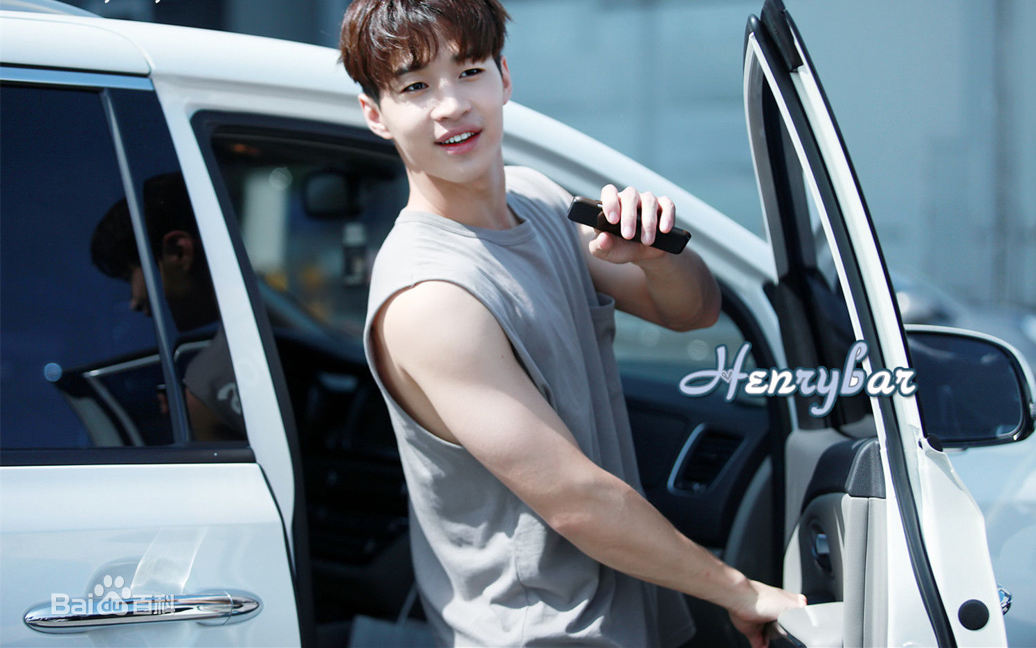 刘宪华(Henry Lau、)机场图壁纸壁纸