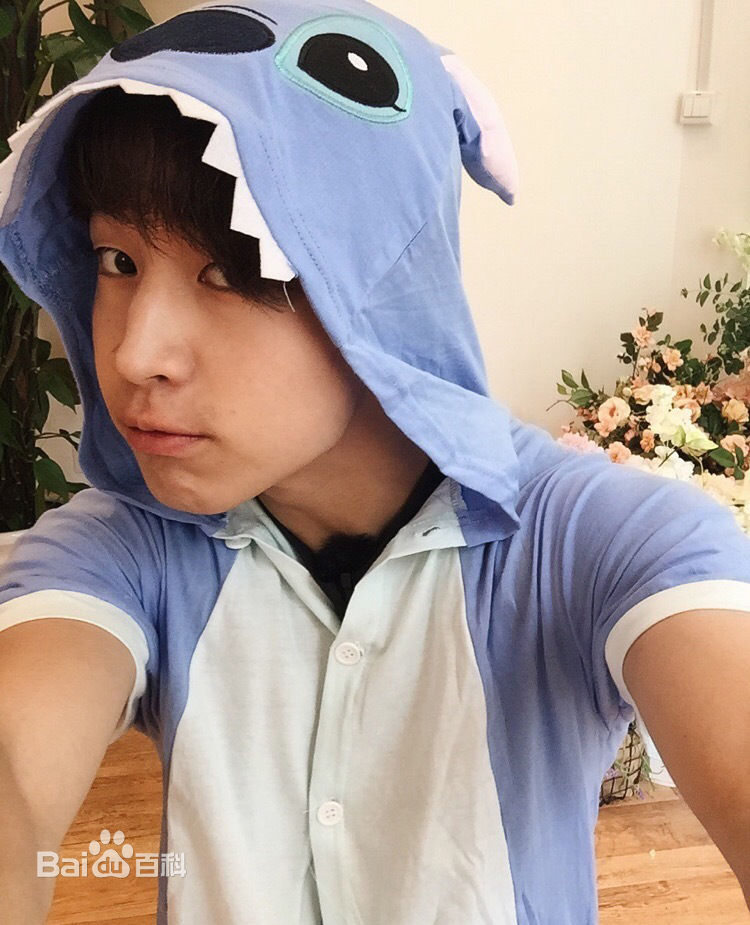 刘宪华(Henry Lau、)生活照素颜照相册