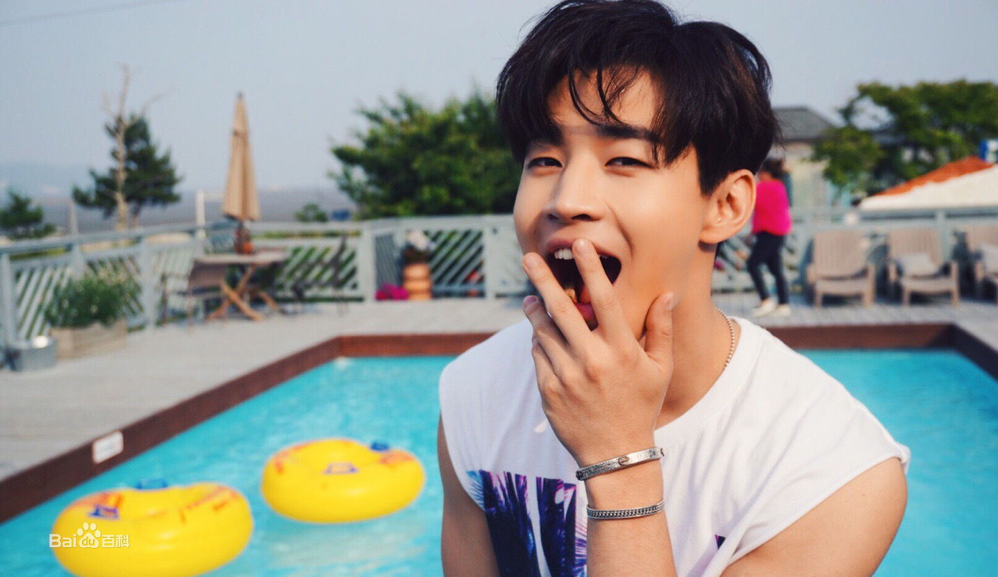 刘宪华(Henry Lau、)生活照素颜照相册