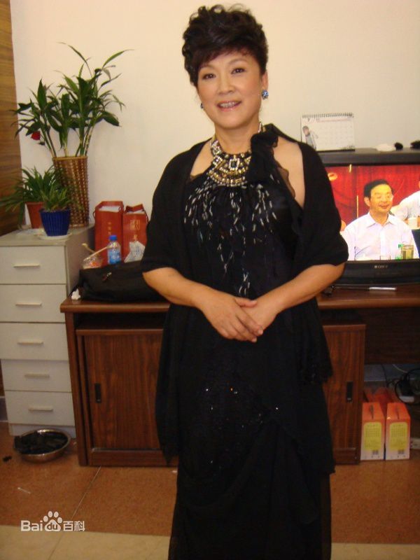 最新陈艺戈性感图片