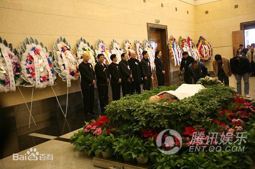 闫怀礼(Huai-li Yan)追悼会性感图片图集