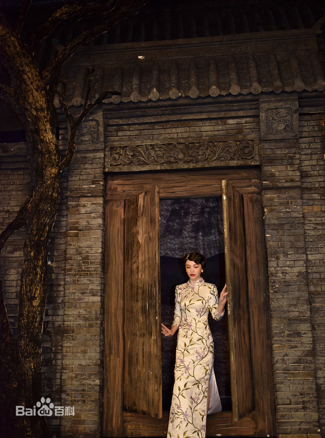 高清葛天在话剧《痴爷》饰演桂云中的图册