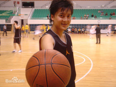 金于宸生活照前后照片