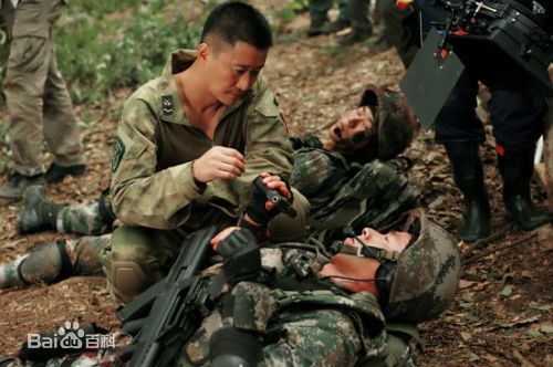 最新马东延在《战狼》剧组照中的图集