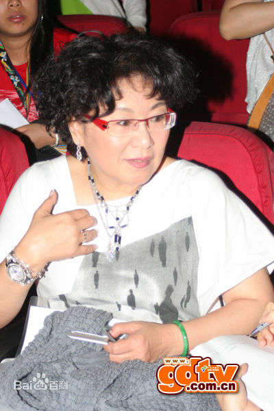 虎艳芬(eva)生活照图片图集