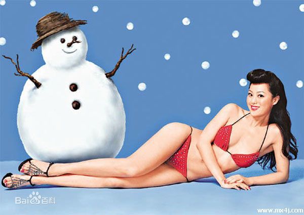 章小蕙(Teresa Cheung)泳装展示前后照片