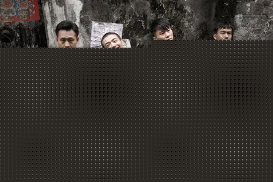 高清孙墨龙在担任摄像电视剧《生死线》中的图集