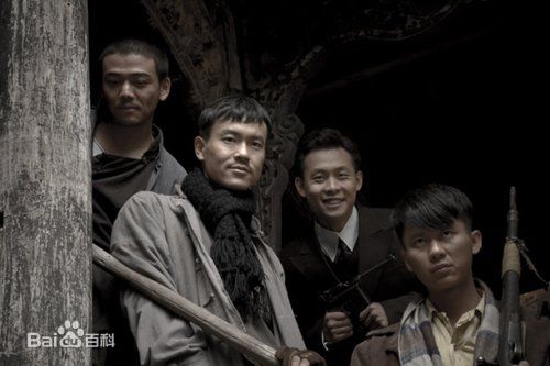 高清孙墨龙在担任摄像电视剧《生死线》中的图集