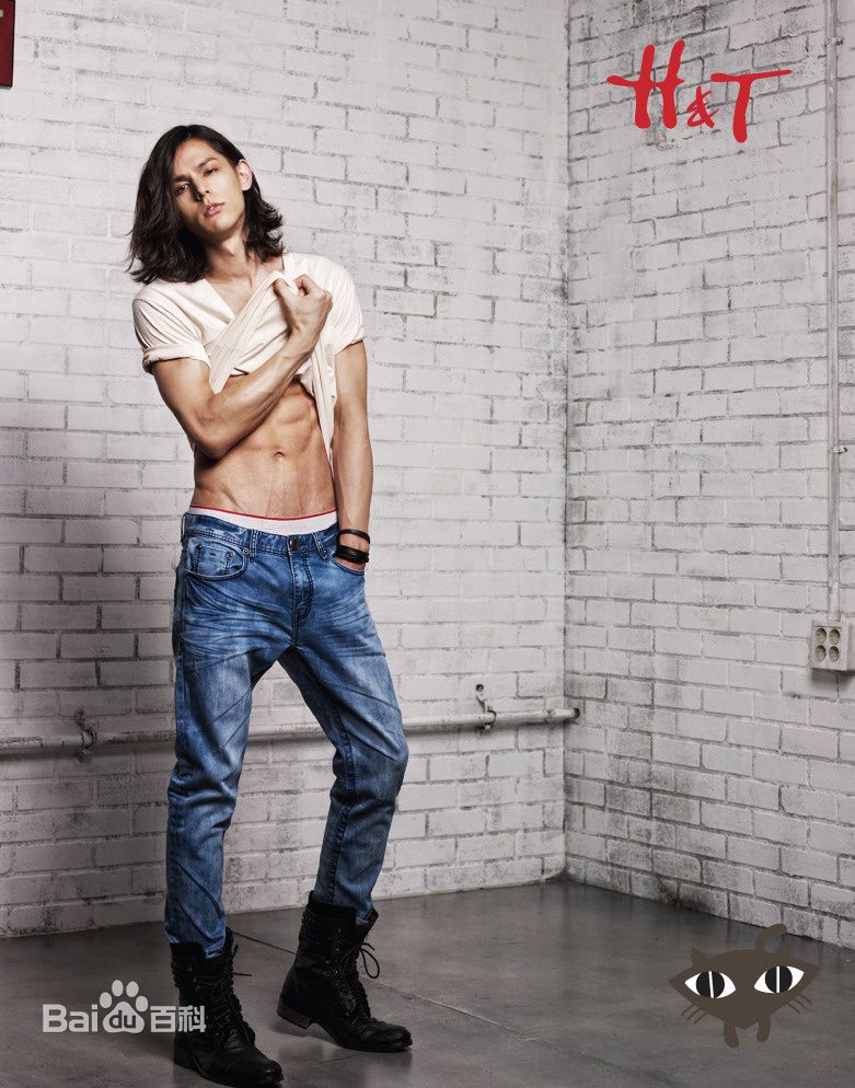 李贤宰(LEE HYUNJAE)UGIZ 与 H壁纸壁纸