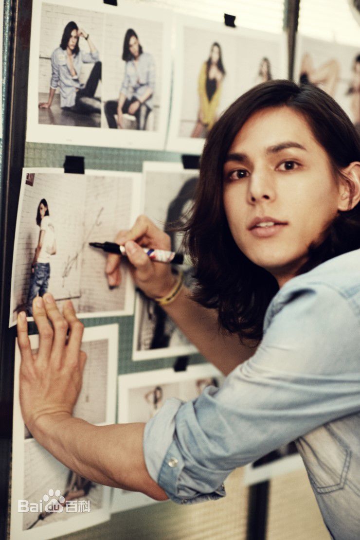 李贤宰(LEE HYUNJAE)UGIZ 与 H壁纸壁纸