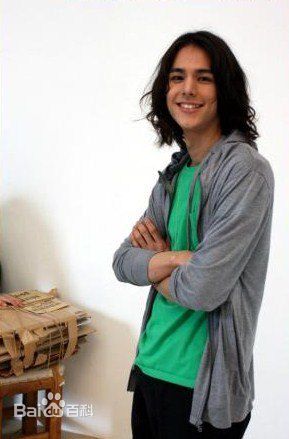 李贤宰(LEE HYUNJAE)UGIZ 与 H壁纸壁纸