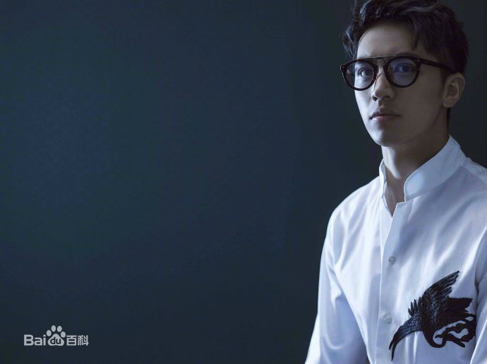 许魏洲(Timmy Xu、)时装男士前后照片